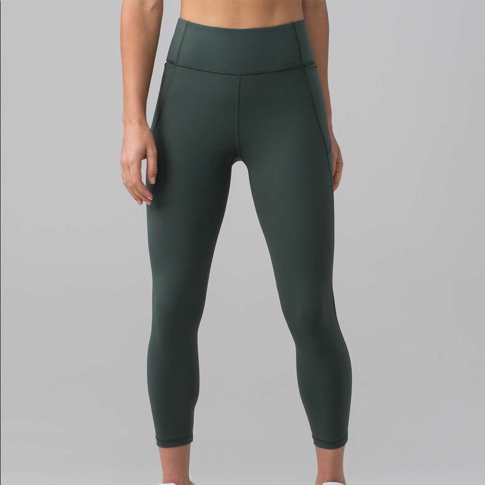 NWT LULULEMON FINAL LAP CROPS